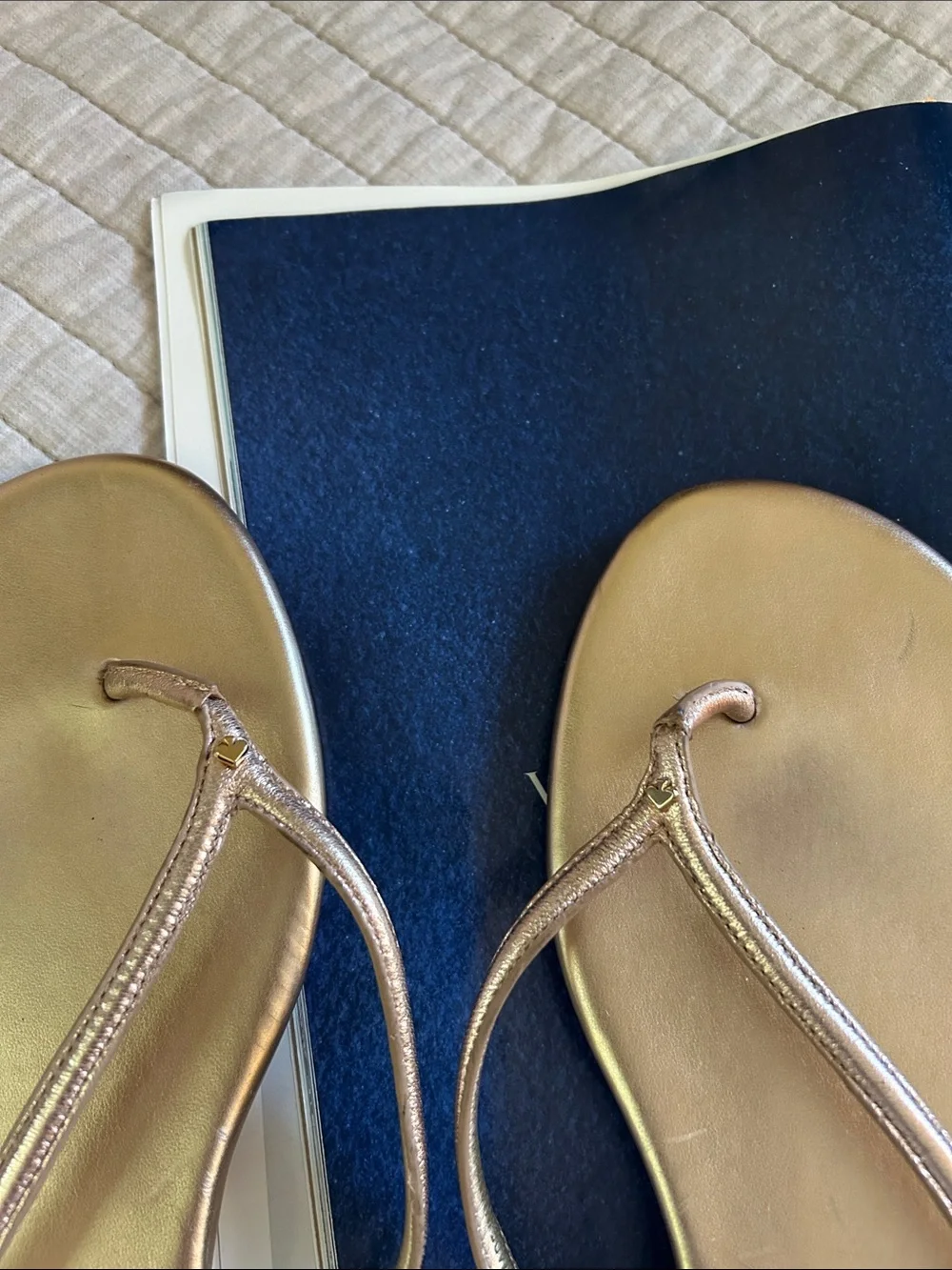 Kate Spade two tone gold rose gold leather flip flop sandals 10
